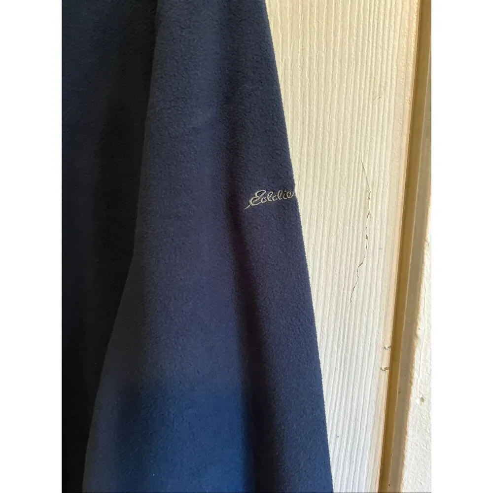 Eddie Bauer armpit 27
